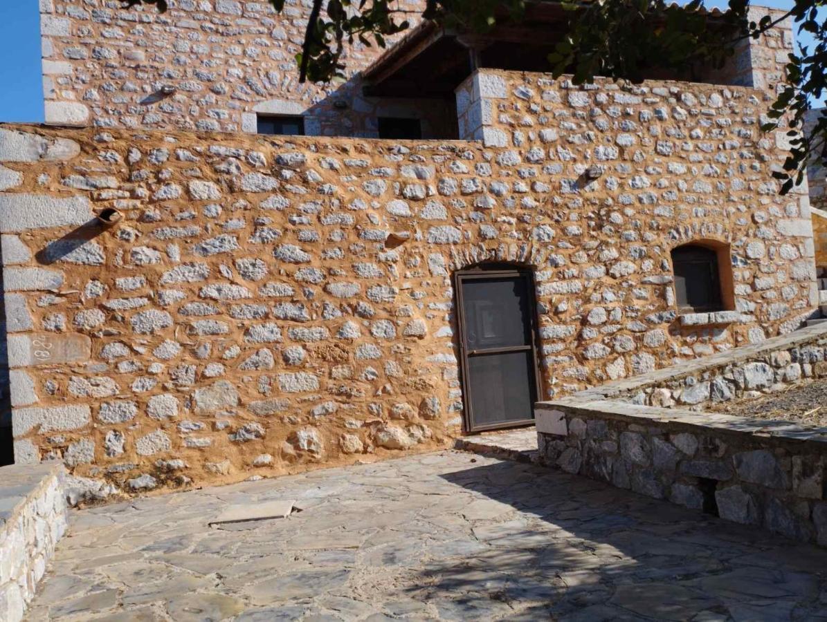 The Two Carob Trees, Traditional Stonehouse, Nikandri, Pirgos Diros Apartment Lefkias Exterior foto