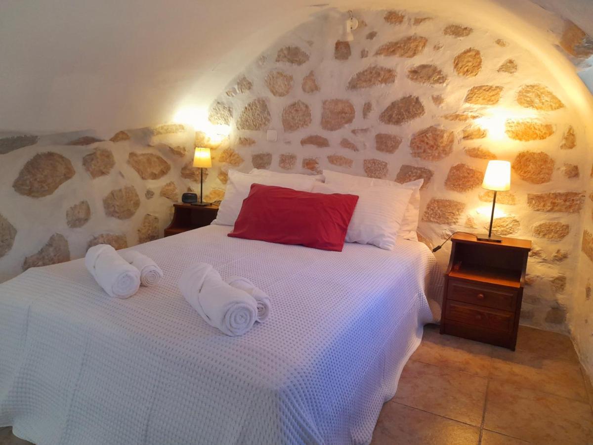 The Two Carob Trees, Traditional Stonehouse, Nikandri, Pirgos Diros Apartment Lefkias Exterior foto