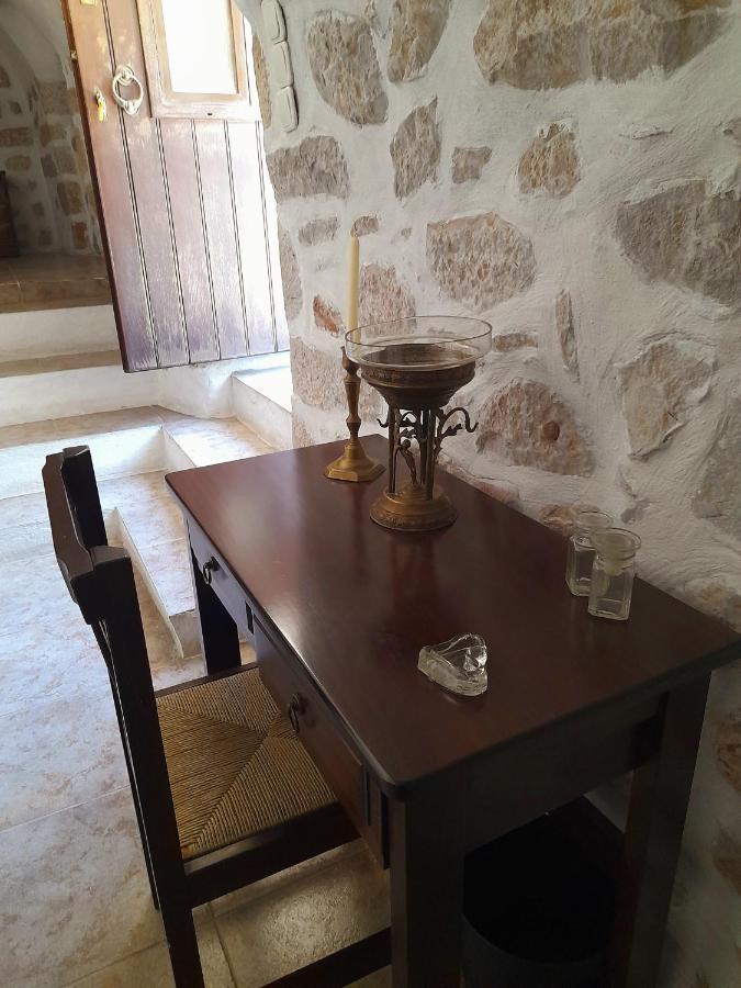 The Two Carob Trees, Traditional Stonehouse, Nikandri, Pirgos Diros Apartment Lefkias Exterior foto