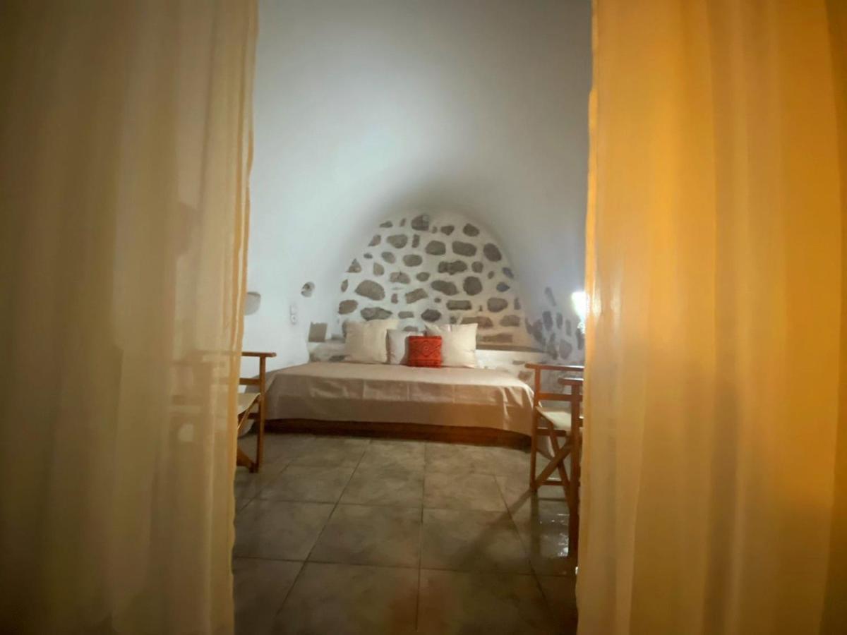 The Two Carob Trees, Traditional Stonehouse, Nikandri, Pirgos Diros Apartment Lefkias Exterior foto